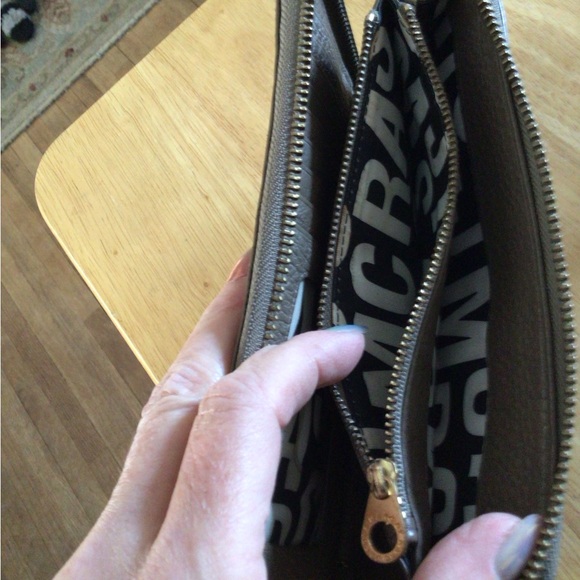 Marc by Marc Jacobs Wallet With Gold Zipper Pull - Picture 5 of 8